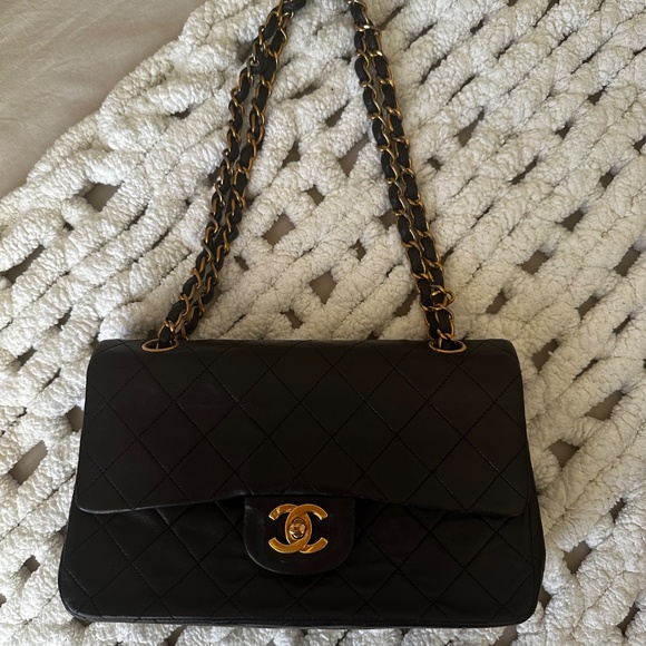 Vintage Classic Chanel Small Double Flap Bag Black Lambskin - Picture 2 of 16